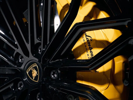 2025 Lamborghini Urus SE I Рестайлинг, чёрный, 34270000 рублей, вид 5