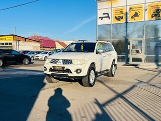 2015 Mitsubishi Pajero Sport II Рестайлинг, белый, 1999000 рублей, вид 2