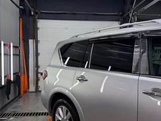 2011 Infiniti QX56 II, серебристый, 2800000 рублей, вид 4