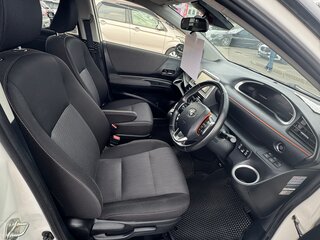 2021 Toyota Sienta II Рестайлинг, белый, 1630000 рублей, вид 5