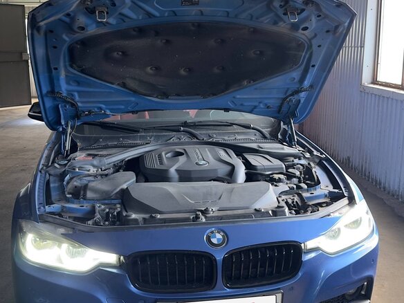 2016 BMW 3 серии 320i xDrive VI (F3x) Рестайлинг, синий - вид 3