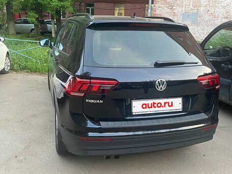 2020 Volkswagen Tiguan II, чёрный, 2090000 рублей, вид 2