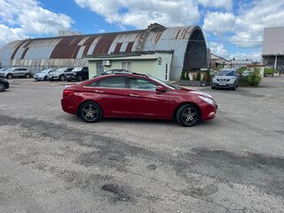 2012 Hyundai Sonata VI (YF), красный, 900000 рублей, вид 3
