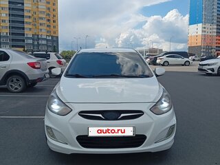 2013 Hyundai Solaris I, белый, 850000 рублей, вид 1