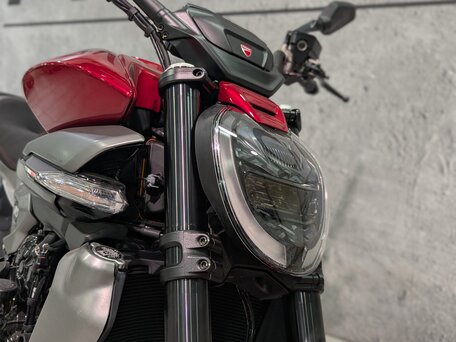 2026 Ducati XDiavel V4, красный, 3690000 рублей, вид 3