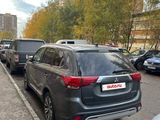 2019 Mitsubishi Outlander III Рестайлинг 3, серый, 1800000 рублей, вид 5