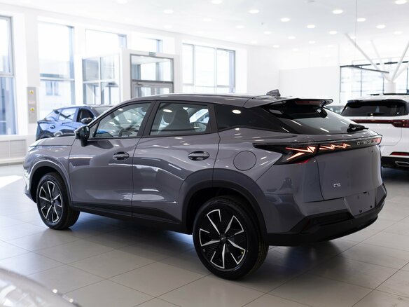 2026 Omoda C5 II, серый, 2629000 рублей - вид 5