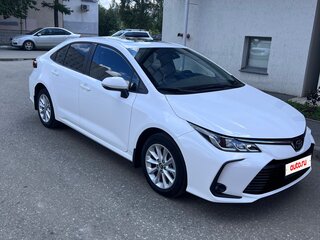 2022 Toyota Corolla XII (E210), белый, 2025000 рублей, вид 3