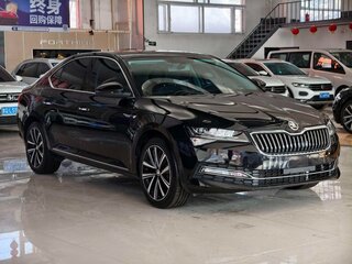 2023 Skoda Superb III Рестайлинг, чёрный, 1560000 рублей, вид 3