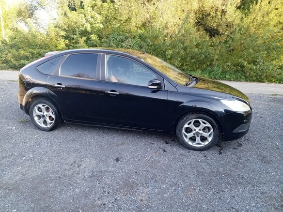 2010 Ford Focus II Рестайлинг, чёрный, 500000 рублей - вид 5