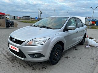 2011 Ford Focus II Рестайлинг, серебристый, 530000 рублей, вид 1