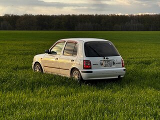 2000 Nissan March II (K11), белый, 240000 рублей, вид 5