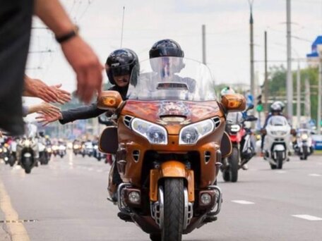 2002 Honda GL 1800 Gold Wing, оранжевый, 990000 рублей, вид 5