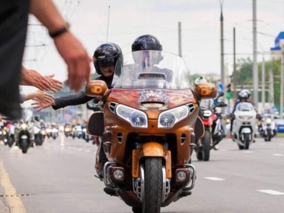 2002 Honda GL 1800 Gold Wing, оранжевый, 990000 рублей - вид 4