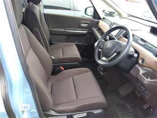 2020 Honda Freed II Рестайлинг, серый, 1600000 рублей, вид 5