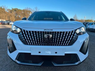 2023 Peugeot 2008 II Рестайлинг, белый, 3306000 рублей, вид 2