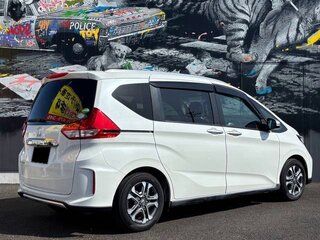 2022 Honda Freed II Рестайлинг, белый, 1230000 рублей, вид 5