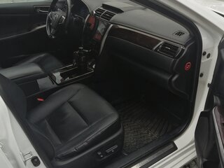 2015 Toyota Camry VII (XV50) Рестайлинг, белый, 2000000 рублей, вид 5
