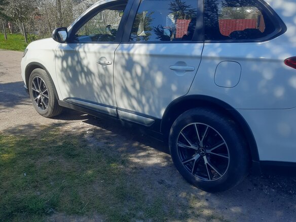 2016 Mitsubishi Outlander III Рестайлинг 2, белый, 1699000 рублей - вид 4