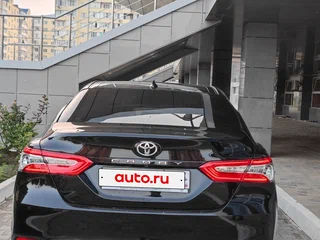 2021 Toyota Camry VIII (XV70), чёрный, 1800000 рублей, вид 3