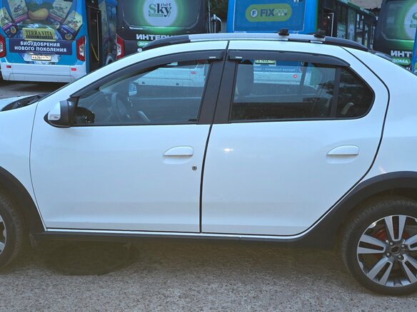 2019 Renault Logan Stepway II Рестайлинг, белый, 820000 рублей - вид 4