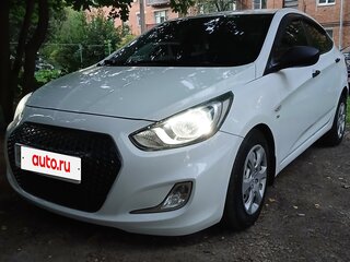 2014 Hyundai Solaris I Рестайлинг, белый, 730000 рублей, вид 1
