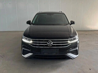 2023 Volkswagen Tiguan Allspace II Рестайлинг, чёрный, 2865690 рублей, вид 3