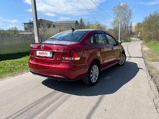 2017 Volkswagen Polo V Рестайлинг, красный, 1030000 рублей, вид 3