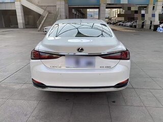 2023 Lexus ES 200 VII Рестайлинг, белый, 3135000 рублей, вид 5
