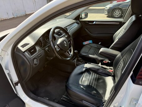 2018 Skoda Rapid I Рестайлинг, белый, 1170000 рублей, вид 5