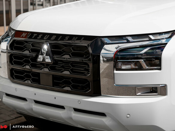 2025 Mitsubishi L200 VI, белый, 5790000 рублей - вид 3