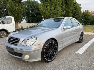 2002 Mercedes-Benz C-Класс 240 II (W203), серебристый, 750000 рублей, вид 1
