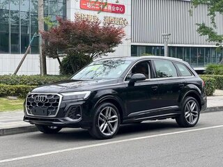 2024 Audi Q7 45 TFSI II (4M) Рестайлинг 2, чёрный, 9963389 рублей, вид 2