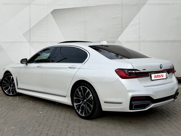 2021 BMW 7 серии Long 740Li xDrive VI (G11/G12) Рестайлинг, белый, 8900000 рублей - вид 16