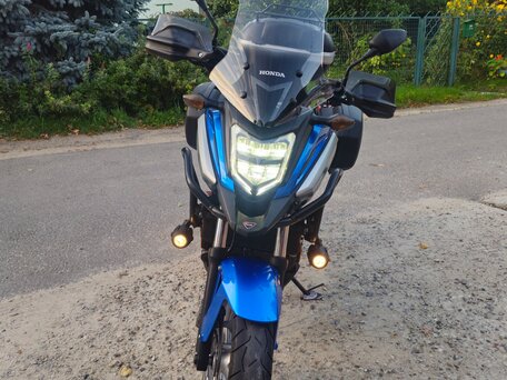 2017 Honda NC 750X, синий, 777000 рублей, вид 4