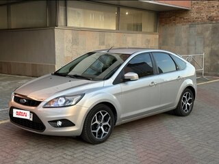 2008 Ford Focus II Рестайлинг, серебристый, 550000 рублей, вид 1