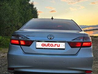 2017 Toyota Camry VII (XV50) Рестайлинг, серебристый, 2249999 рублей, вид 5