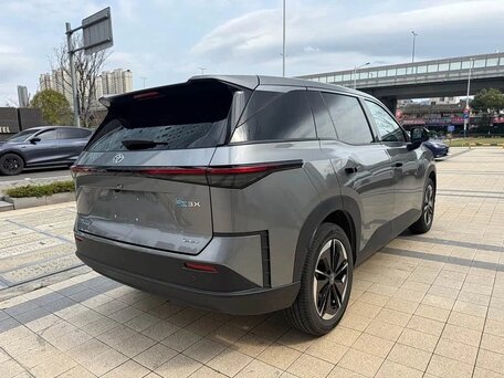 2026 Toyota bZ3X 58.3 kWh, серый, 2590000 рублей, вид 5