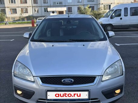 2007 Ford Focus II Рестайлинг, серебристый, 400000 рублей, вид 2