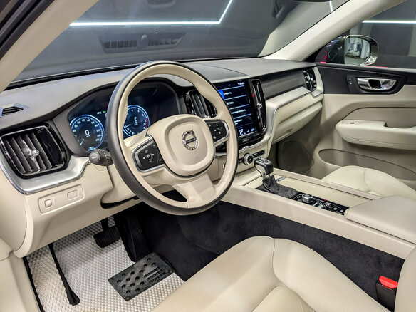 2020 Volvo XC60 II, зелёный - вид 15