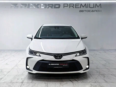 2022 Toyota Corolla XII (E210), белый, 2000000 рублей, вид 4
