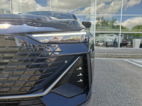 2024 Changan UNI-V I, чёрный, 2600000 рублей - вид 3