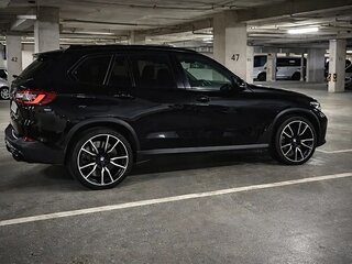 2020 BMW X5 25d IV (G05/G18), чёрный, 5900000 рублей, вид 3