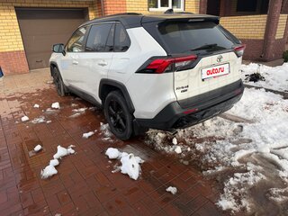 2021 Toyota RAV4 V (XA50), чёрный, 3850000 рублей, вид 4