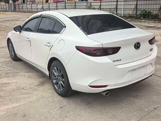 2022 Mazda 3 Axela IV (BP), белый, 1299999 рублей, вид 5