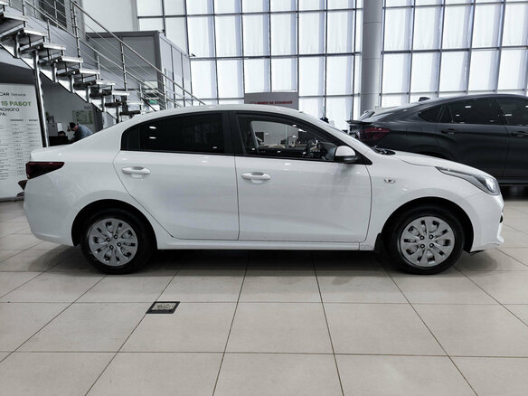 2020 Kia Rio IV, белый, 1220000 рублей - вид 3