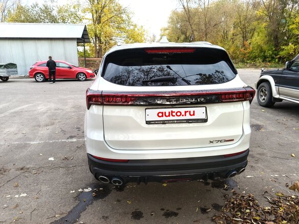 2026 Jetour X70+ I, белый, 2500000 рублей - вид 3