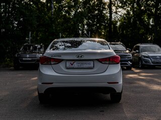 2015 Hyundai Elantra V (MD) Рестайлинг, белый, 916000 рублей, вид 4