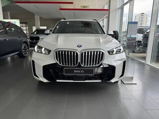2026 BMW X5 40i IV (G05/G18) Рестайлинг, белый, 15690000 рублей, вид 3