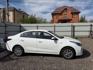 2019 Kia Rio IV, белый, 700000 рублей, вид 4